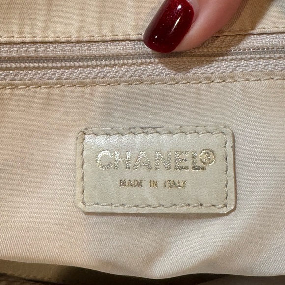 Chanel Vintage Travel Line Tote – Pink, authentic - Picture 13 of 17